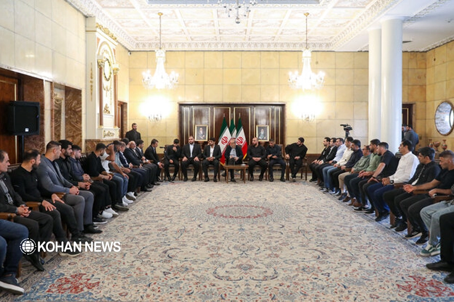 کشتی و رئیس جمهوری 1