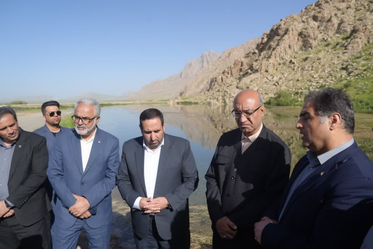 انسداد ۱,۵۰۰ حلقه چاه غیرمجاز در کرمانشاه؛ احیای تالاب هشیلان و افزایش ۶۰ میلیون مترمکعبی آب زیرزمینی استاندار_کرمانشاه-تالاب_هشیلان0229.jpeg