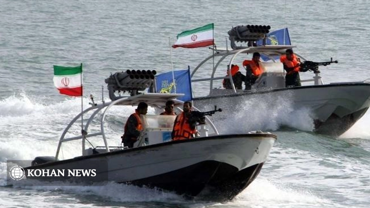 سپاه دو کشتی متخلف در تنگه هرمز را مورد اصابت قرار داد