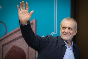 سفر دکتر پزشکیان رئیس جمهور به شرق استان تهران
نشست با هنرمندان و فعالان صنایع دستی