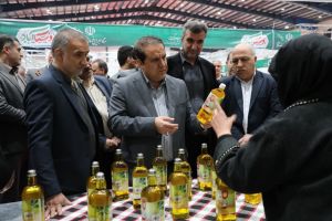 بازدید استاندار ایلام از نمایشگاه «روستا‌آباد»
