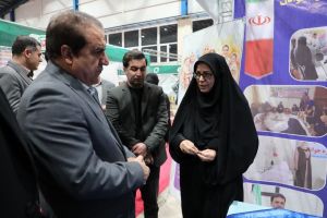 بازدید استاندار ایلام از نمایشگاه «روستا‌آباد»