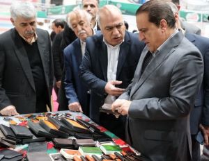 بازدید استاندار ایلام از نمایشگاه «روستا‌آباد»