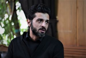 دیدار استاندار کرمانشاه با خانواده شهیده ملینا اسدی