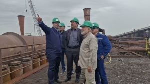 بازدید وزیر صمت و استاندار از دو شرکت فولادی در خوزستان